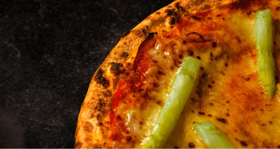 Pizza calda e fragrante